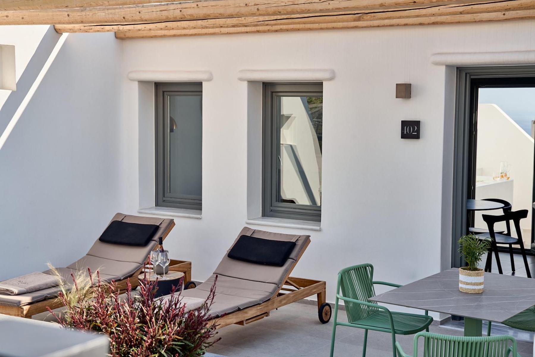 Alleys All-Suite Hotel & Spa Pyrgos Kallistis Room photo