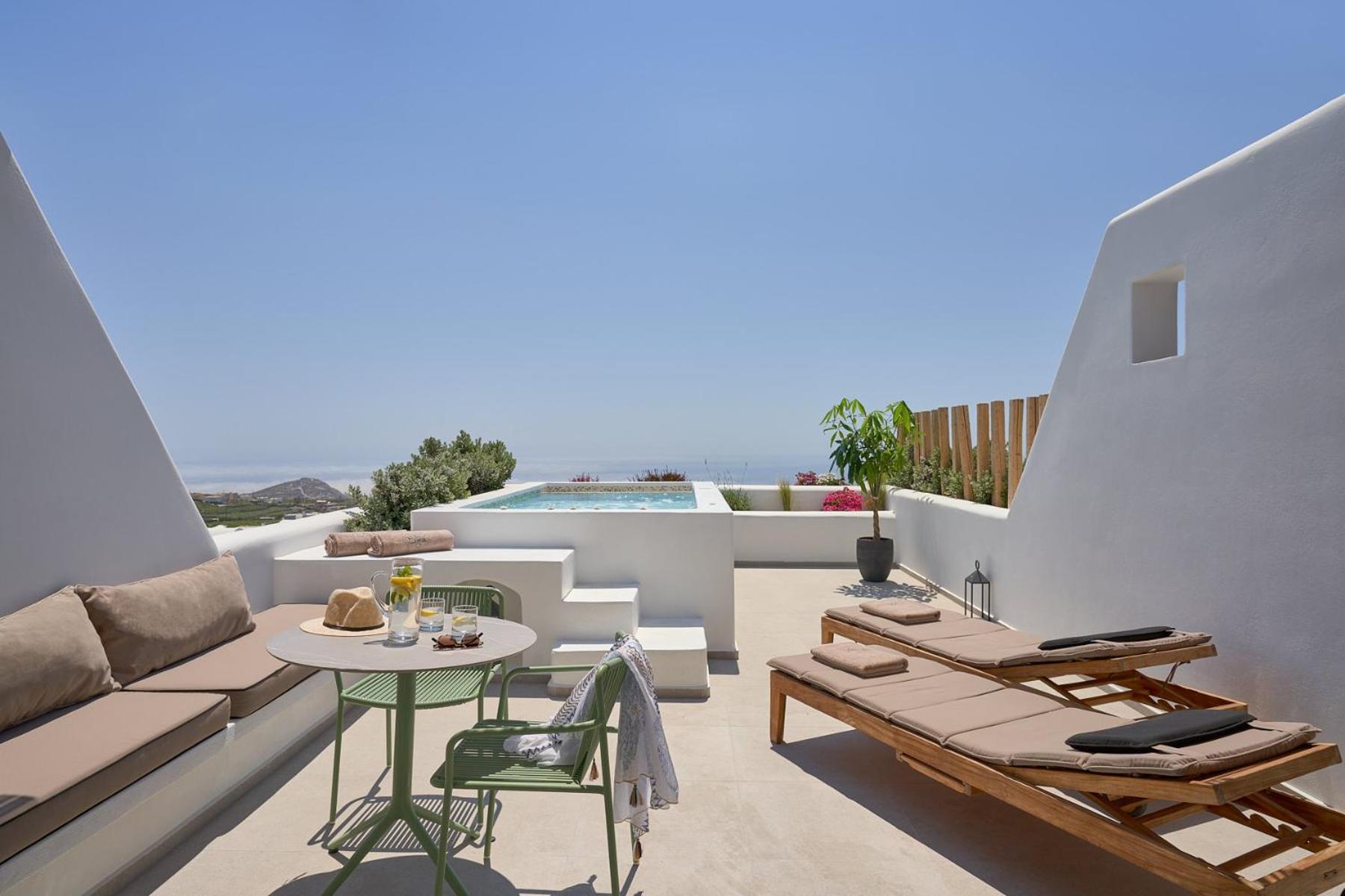 Alleys All-Suite Hotel & Spa Pyrgos Kallistis Room photo