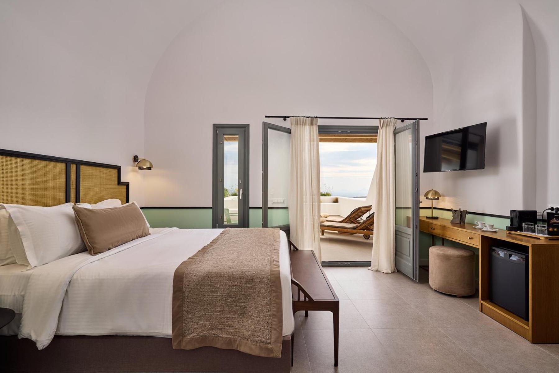 Alleys All-Suite Hotel & Spa Pyrgos Kallistis Room photo