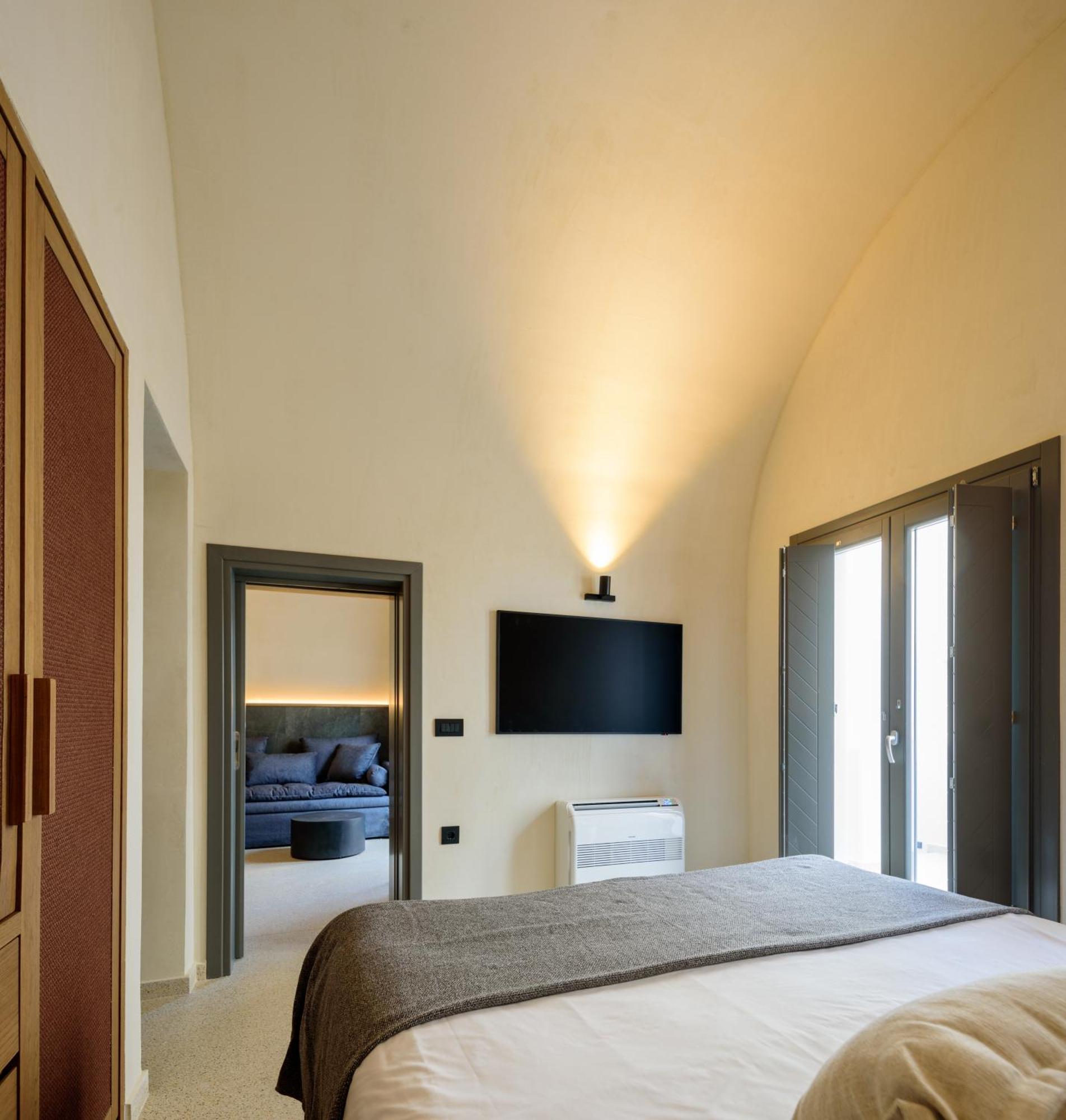 Alleys All-Suite Hotel & Spa Pyrgos Kallistis Exterior photo